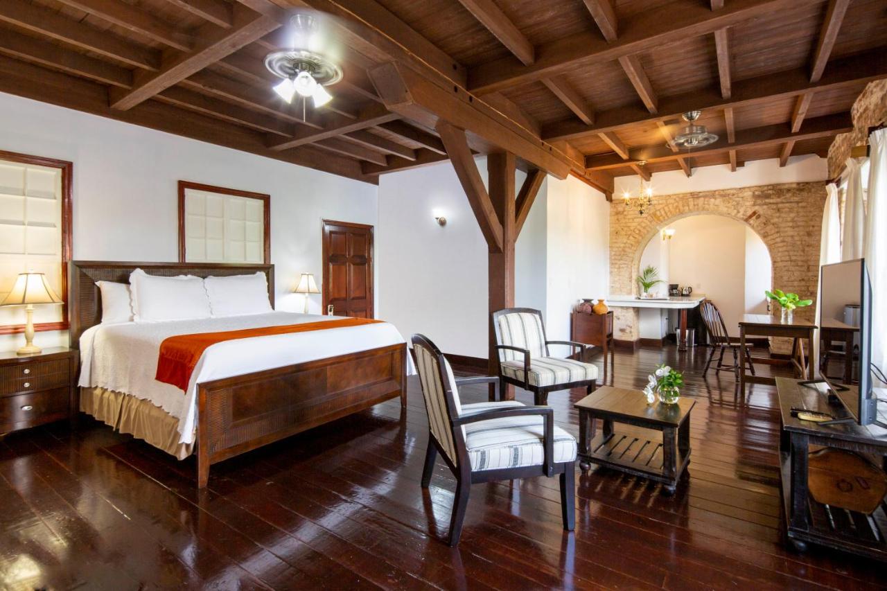 Copper And Lumber Store Hotel English Harbour 외부 사진
