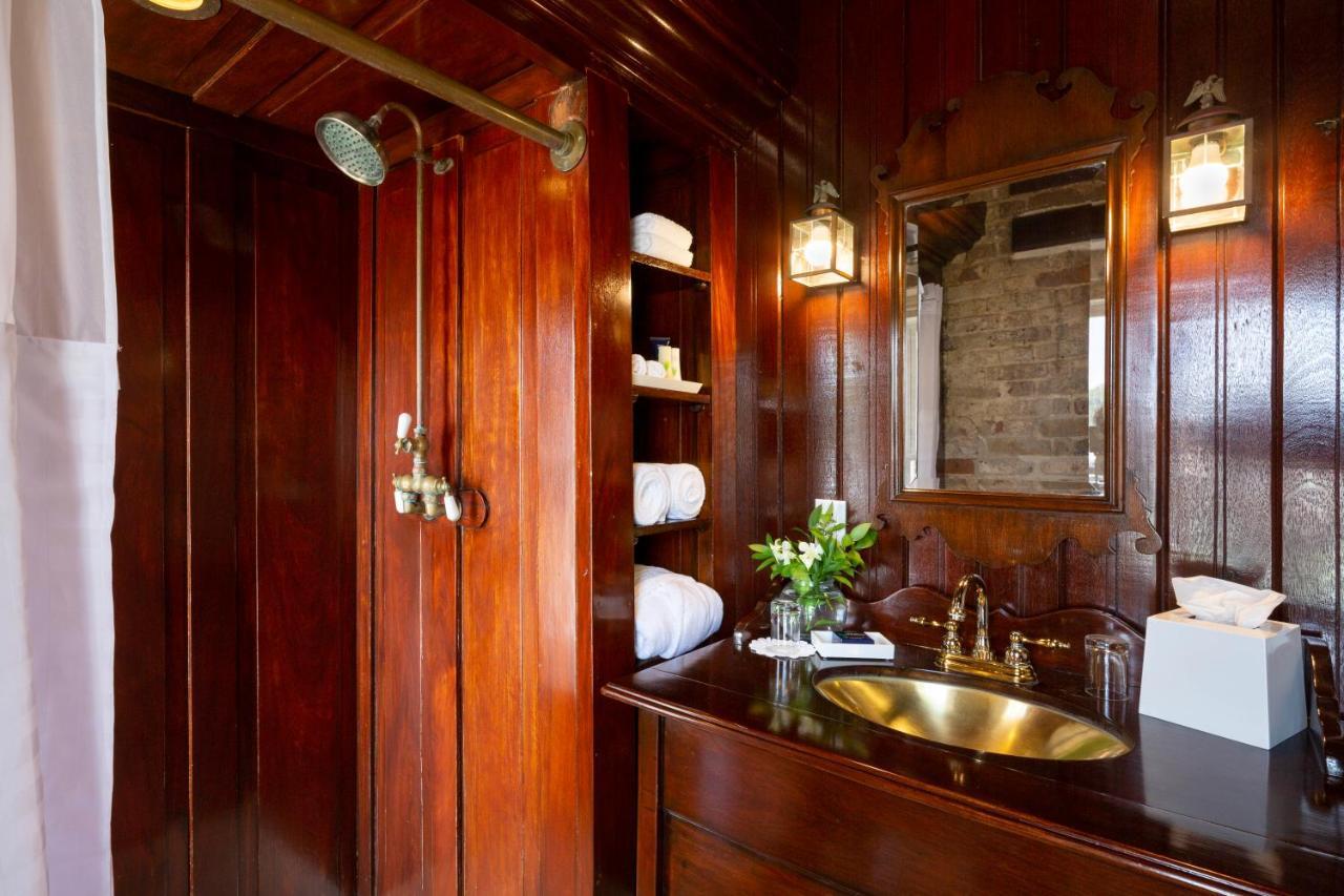 Copper And Lumber Store Hotel English Harbour 외부 사진