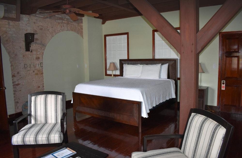 Copper And Lumber Store Hotel English Harbour 외부 사진