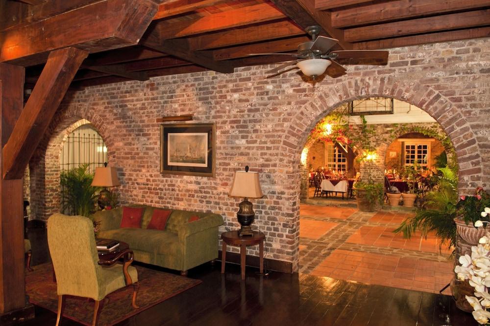 Copper And Lumber Store Hotel English Harbour 외부 사진